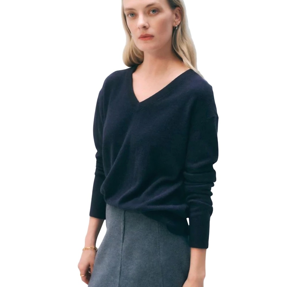 White+Warren Cashmere Black Preppy Old Money Light V-Neck Oversized Sweater XS